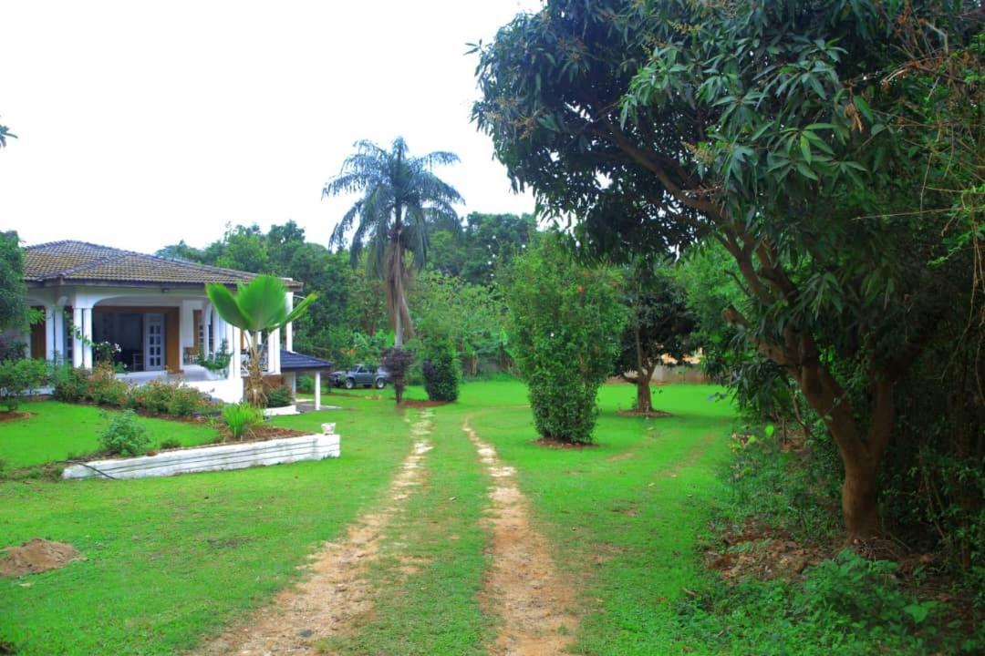 Egg Botanical View Motel Entebbe Exterior photo